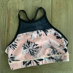 Tone it Up and Bandier Island Daisy racerback bra size small